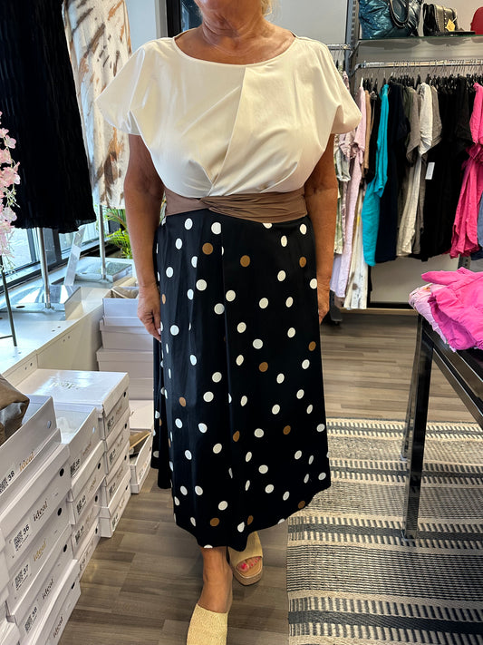 Kellohelmainen puuvillamekko