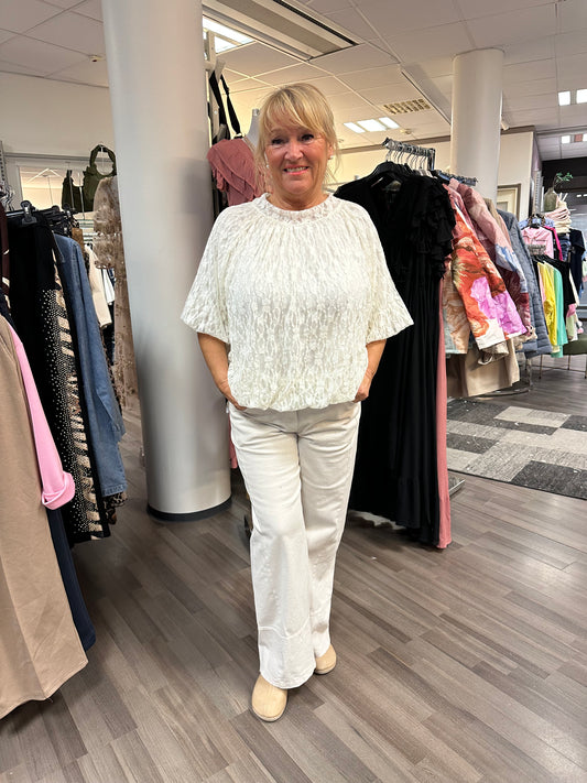 Pitsipusero rusetilla