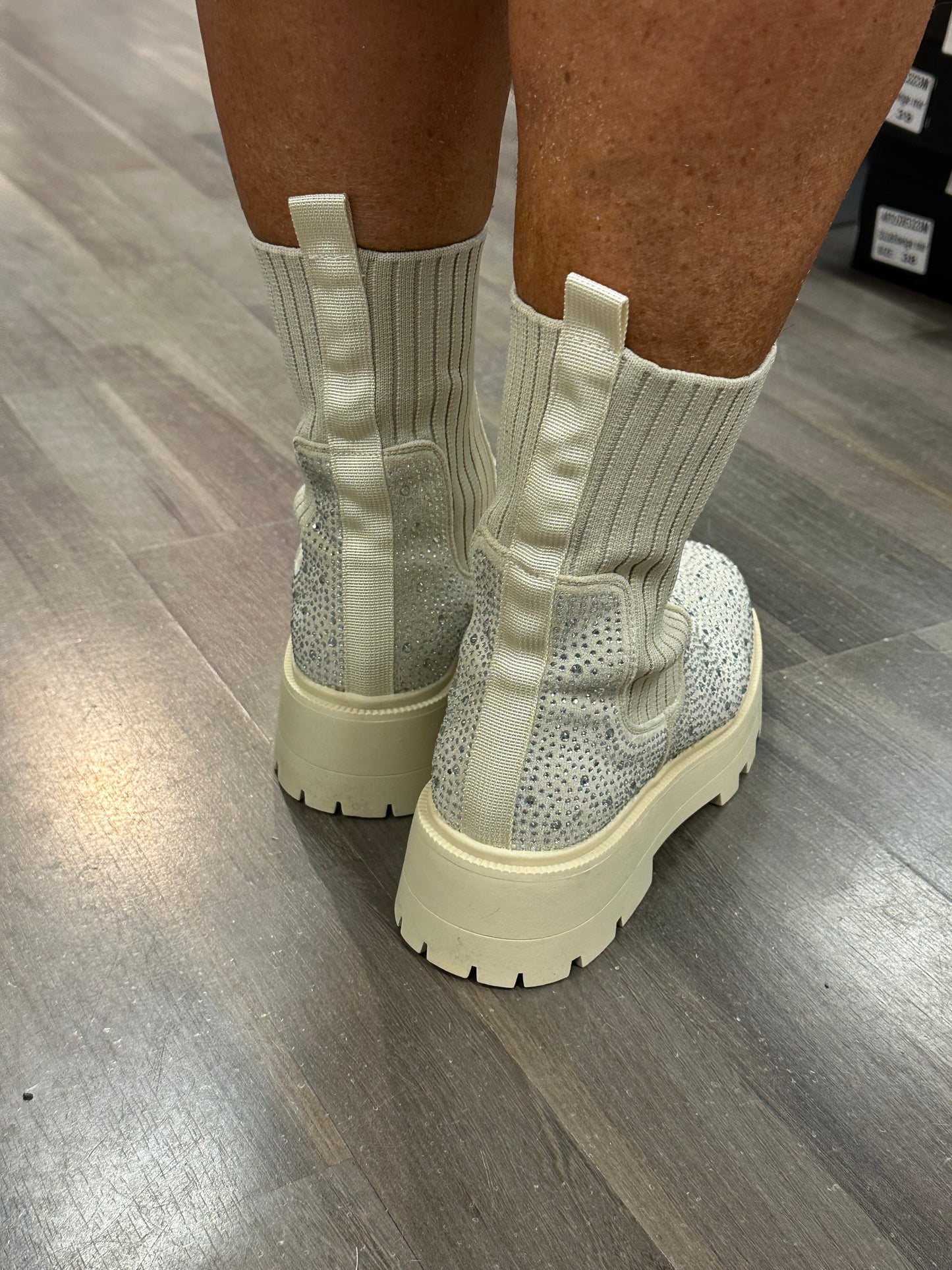 Sukkavarrelliset nilkkurit