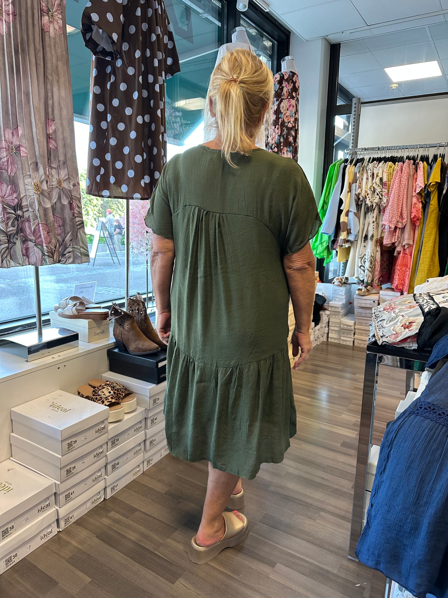 Plussize polvipituinen mekko (7 väriä)
