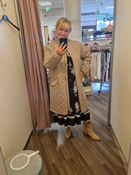 Cream kevyt tikattu takki