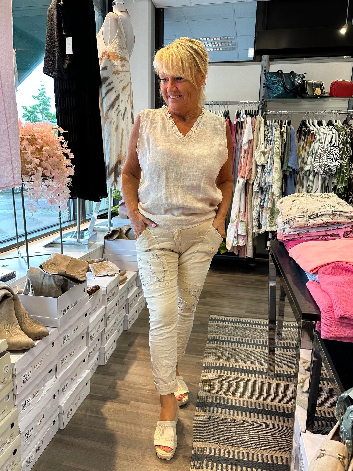 Puuvillahousut Love beessi