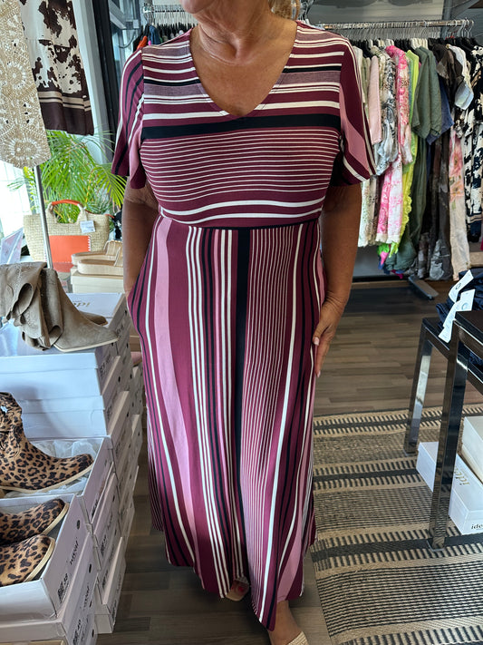 Pitkä trikoomekko viininpunainen