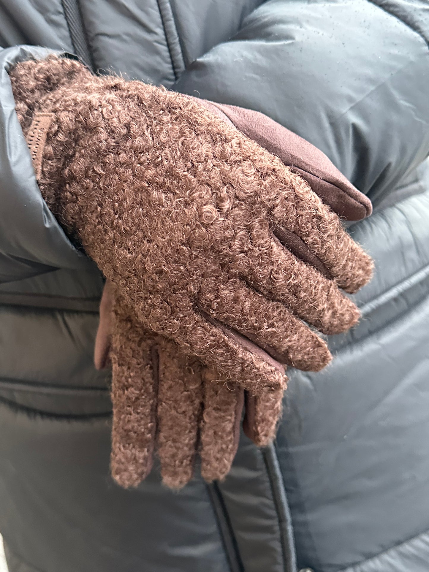 Bouclee sormikkaat ruskea