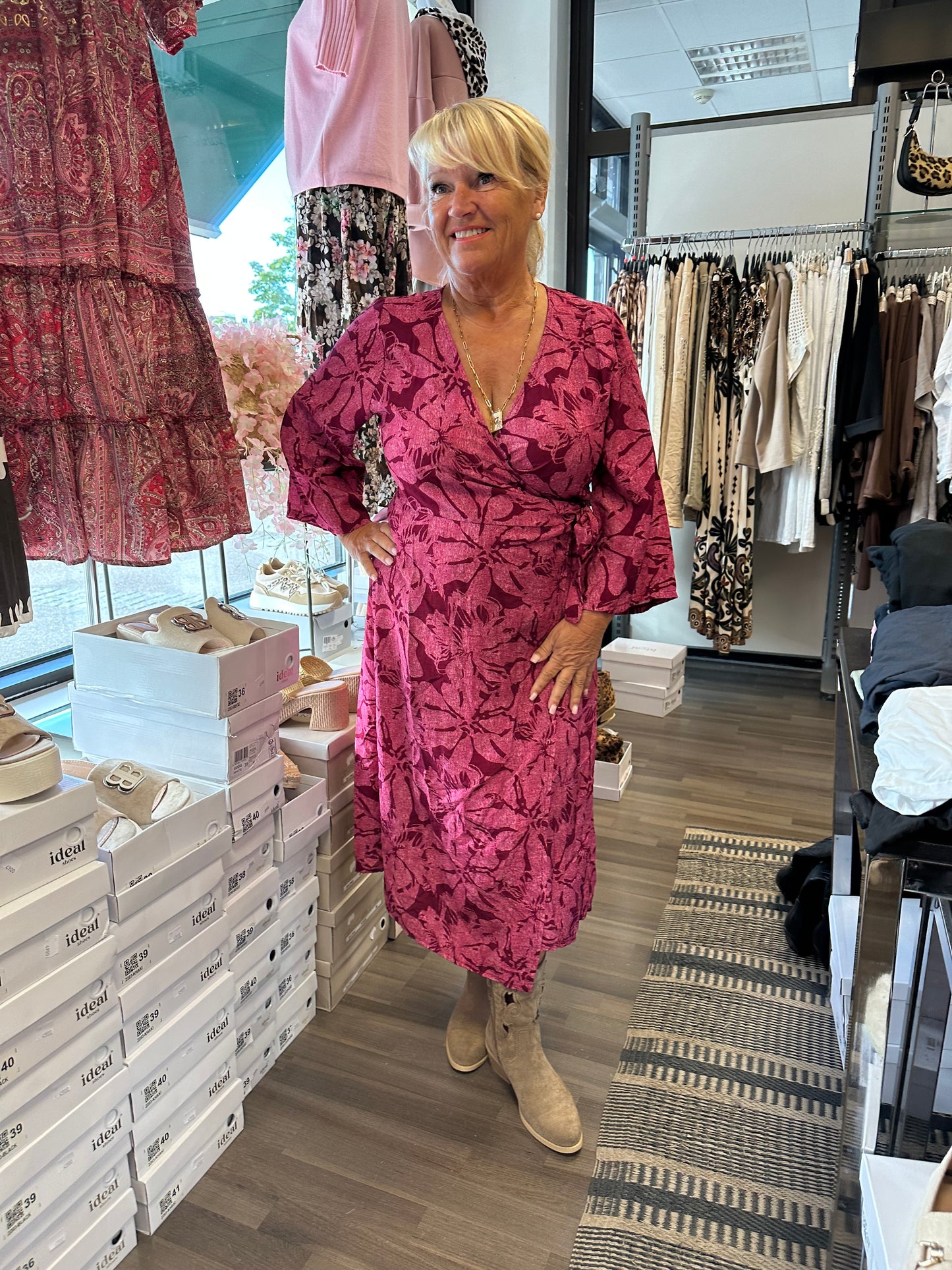 Kietaisumekko bordeaux