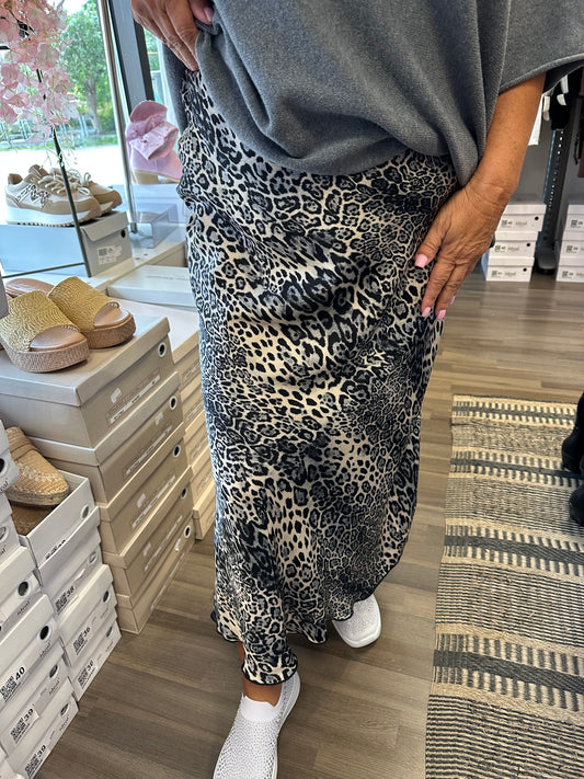 Satiinihame harmaa leo