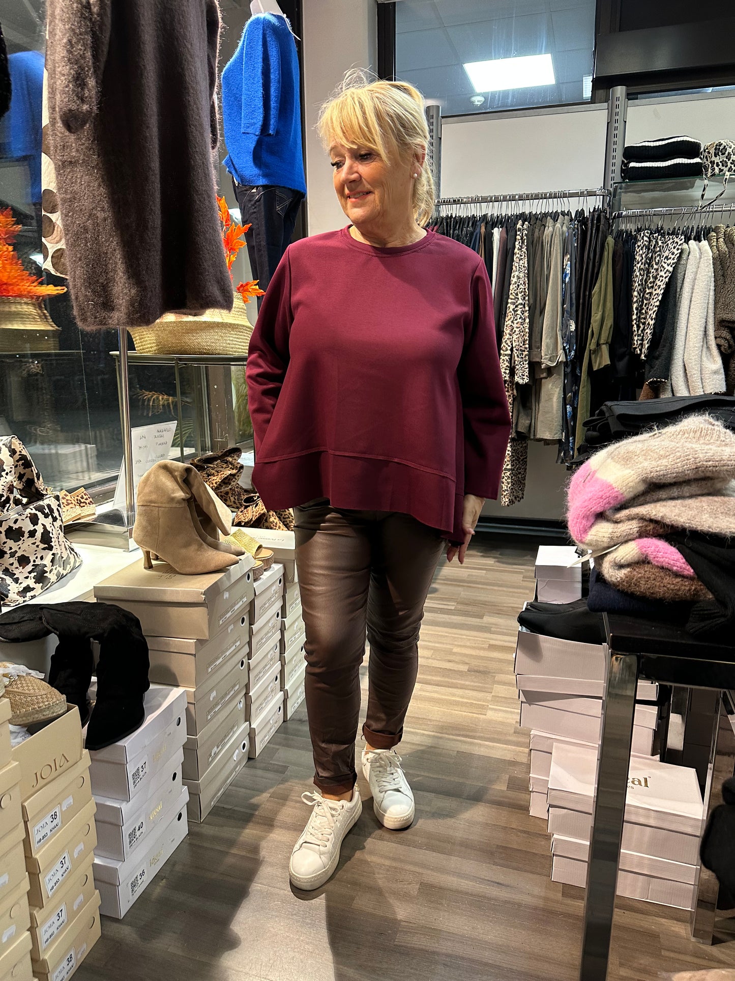 A-linjainen college pusero viininpunainen