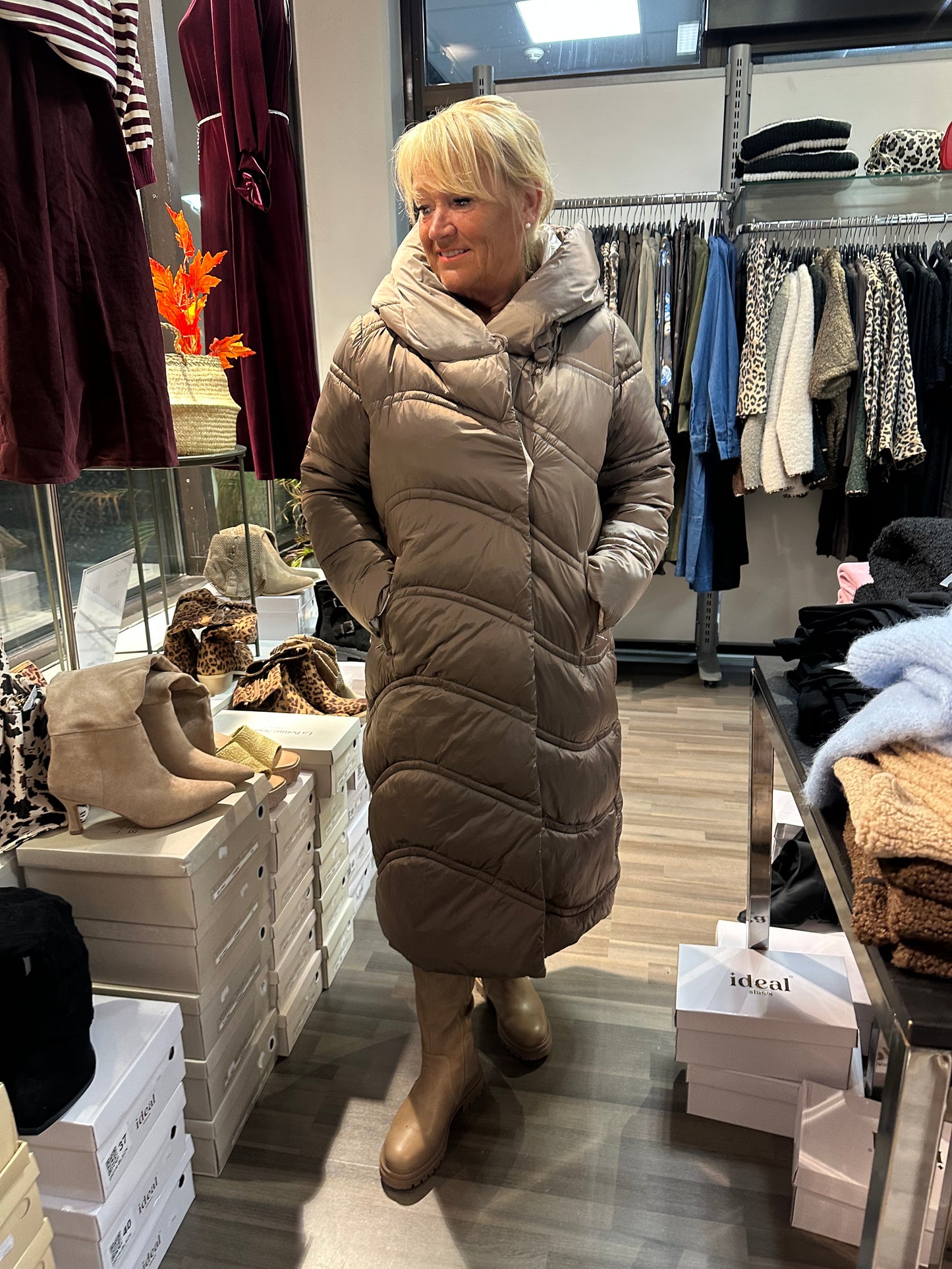 Pitkä toppatakki Alaska taupe