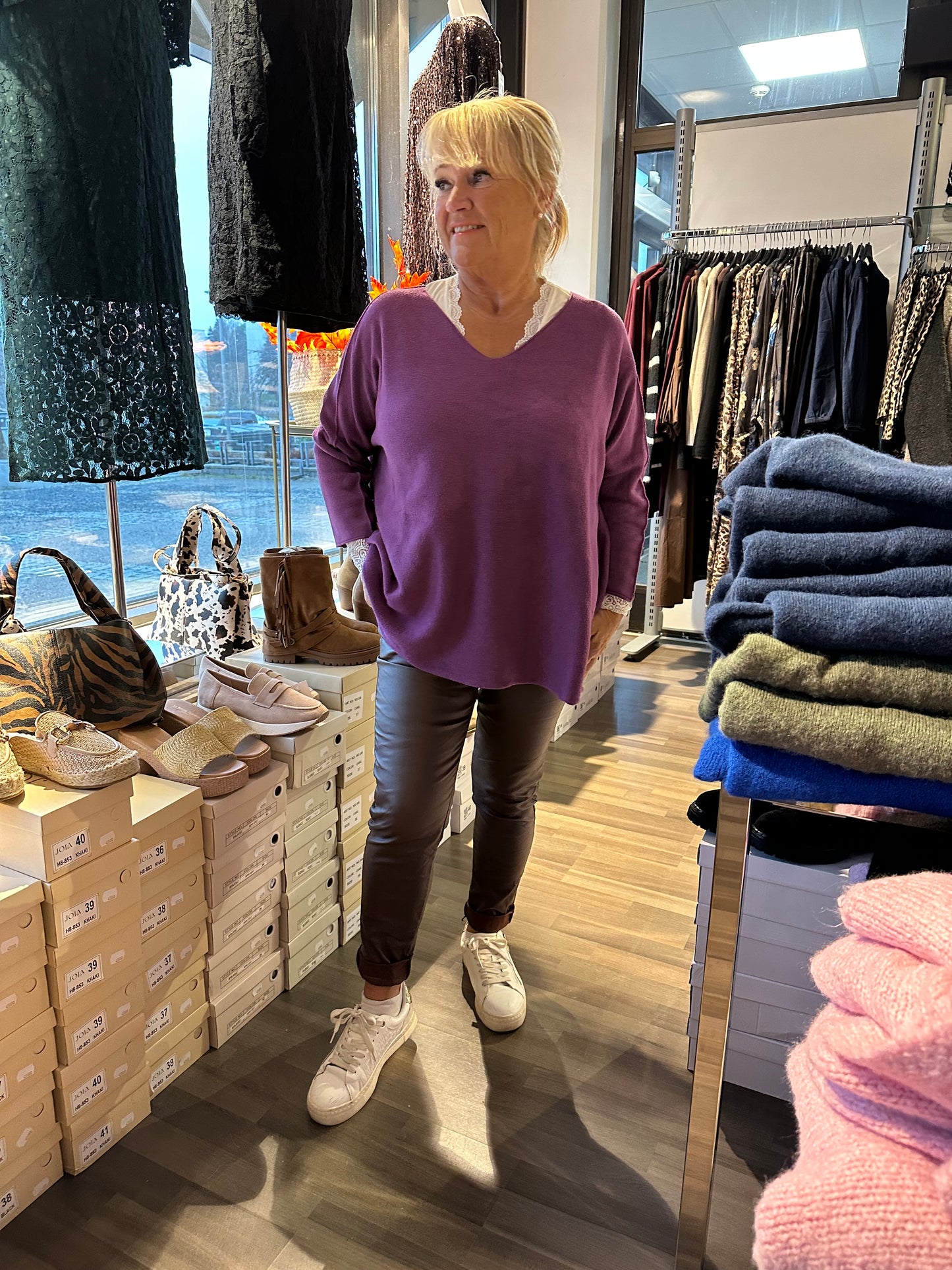 Reilumpi neule liila