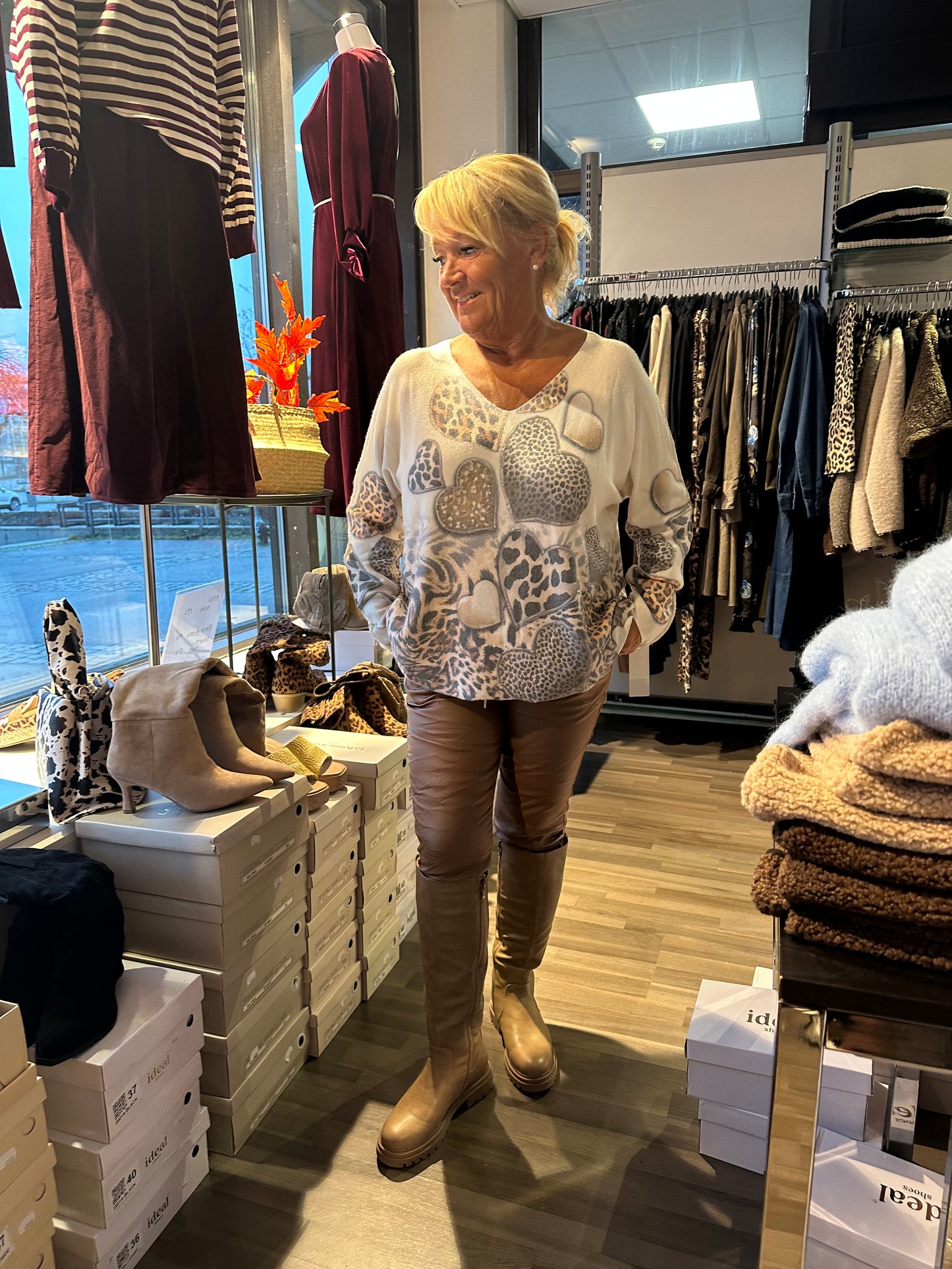 Neulepusero Hearts vaalea