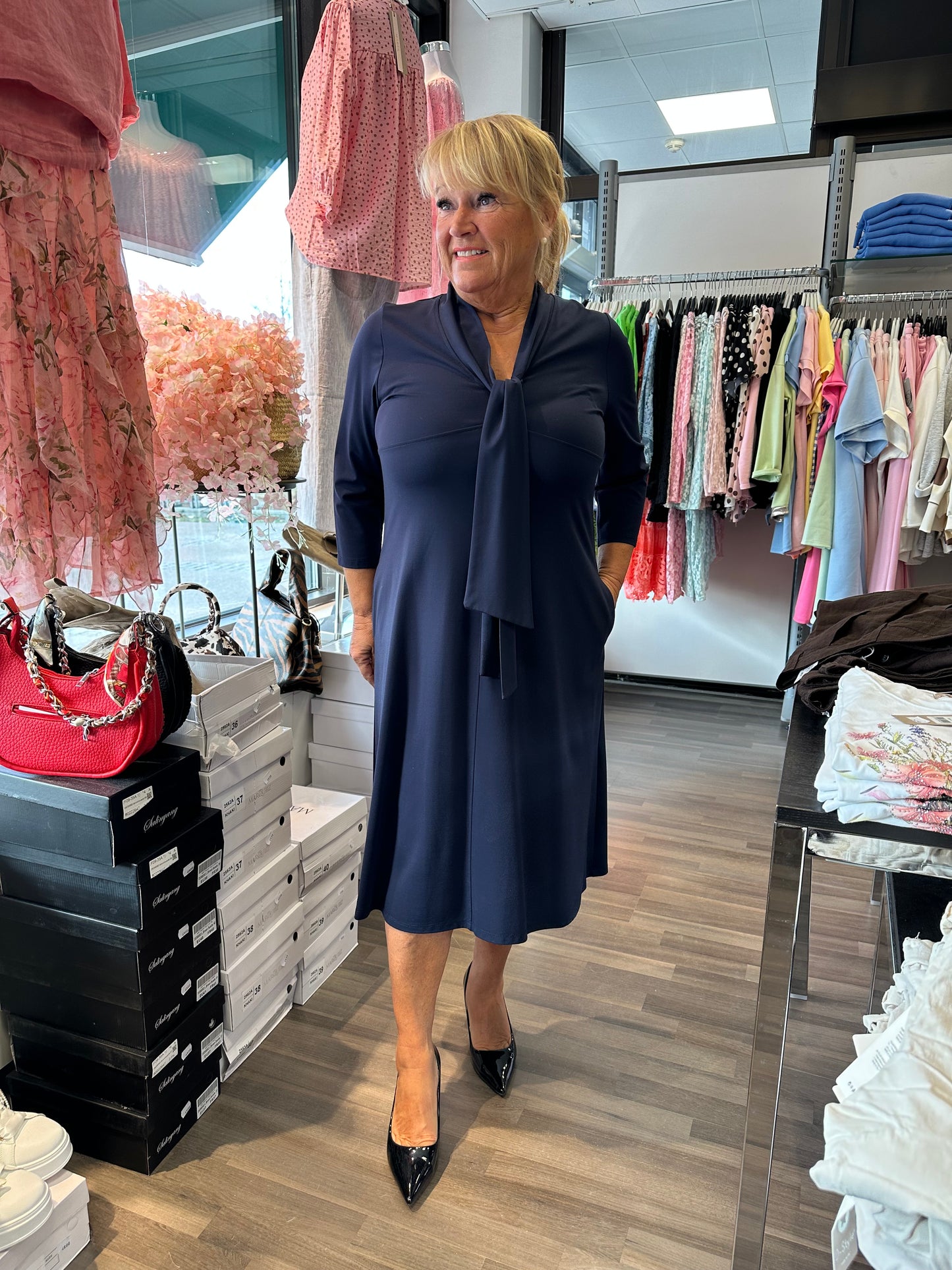Huivikaulusmekko Simoncini navy