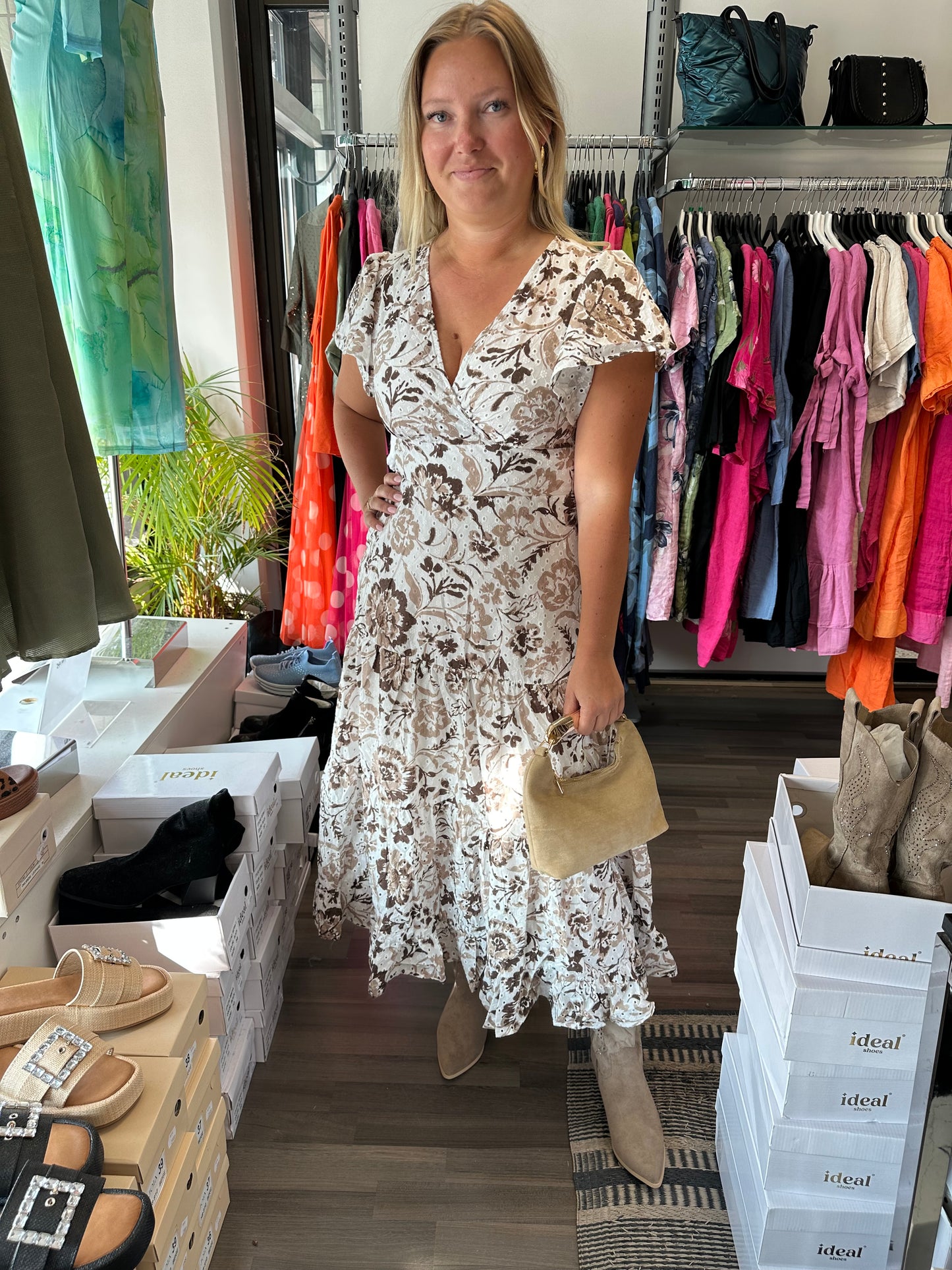 Mekko Broderie anglaise ruskea