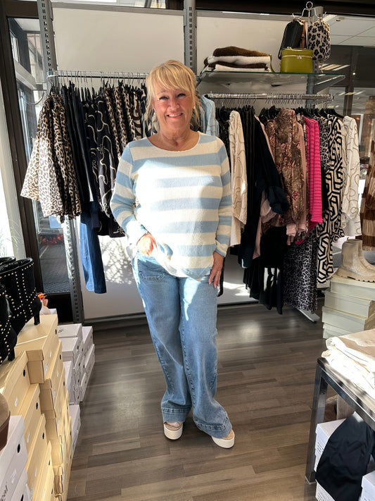 Pitkät leveälahkeiset farkut