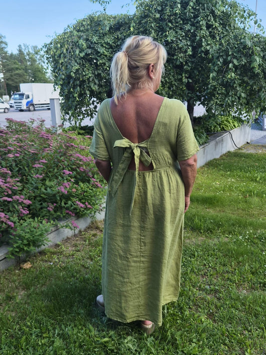 Pellavamekko avonaisella selällä (7 väriä)