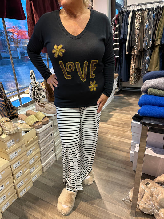 Lämmin pusero LoVE musta