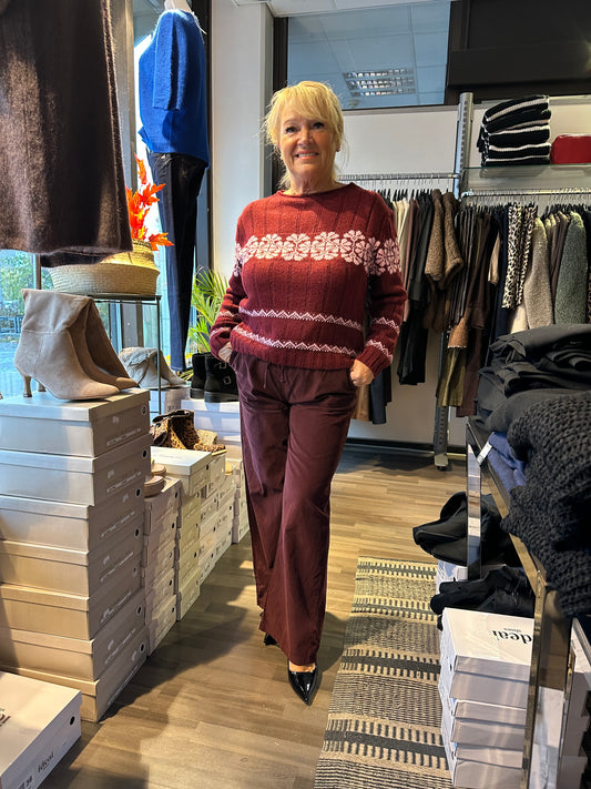 Leveälahkeiset samettihousut viininpunainen