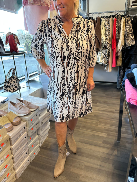 Polvipituinen kuosimekko Nero