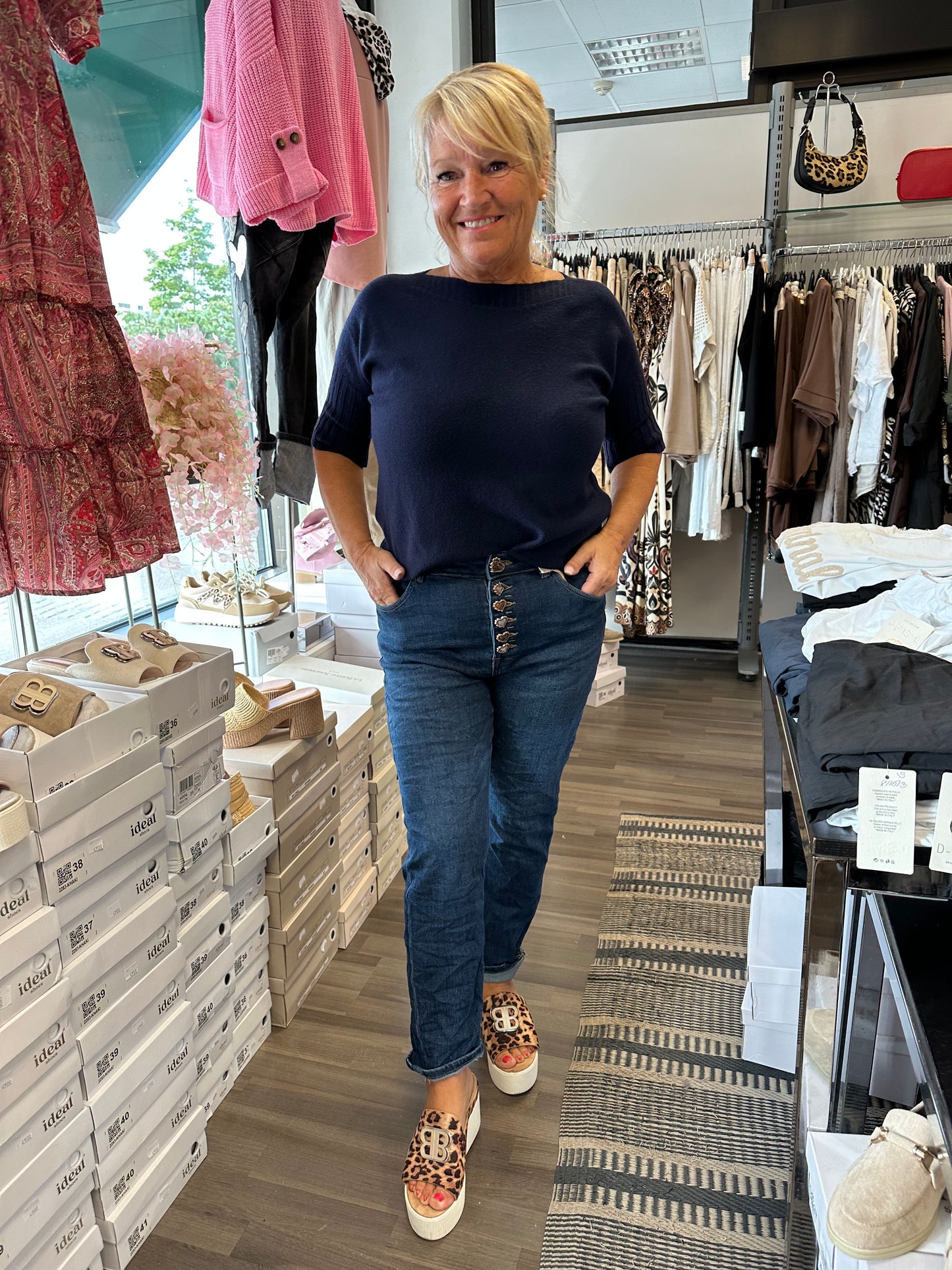 Joustavat farkut sydännapeilla