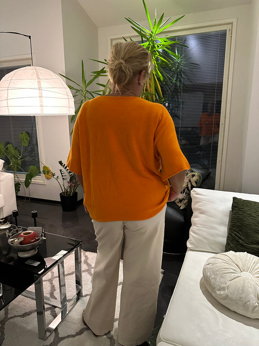 Laatikkoneule oranssi