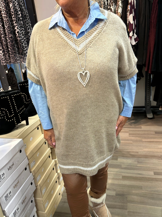 Plussize neuleliivi beessi