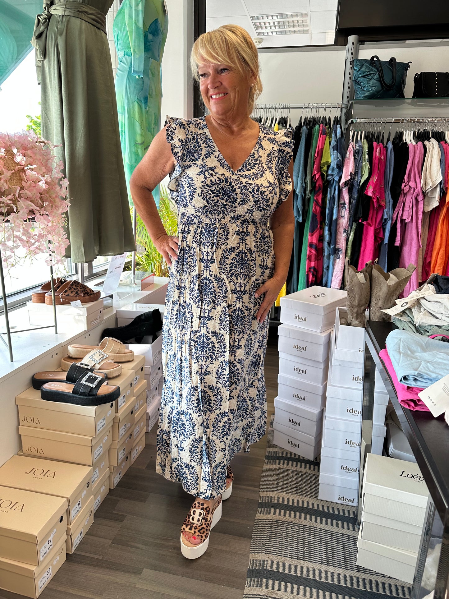 Frillaolkaiminen mekko sininen