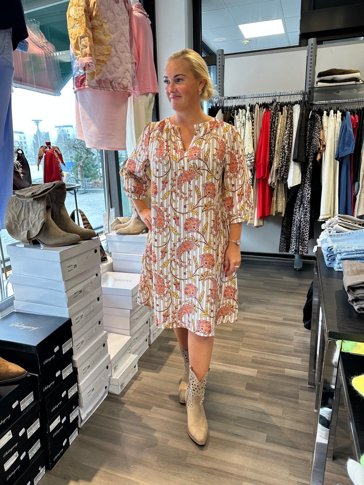 Kuviollinen viskoosimekko Camel