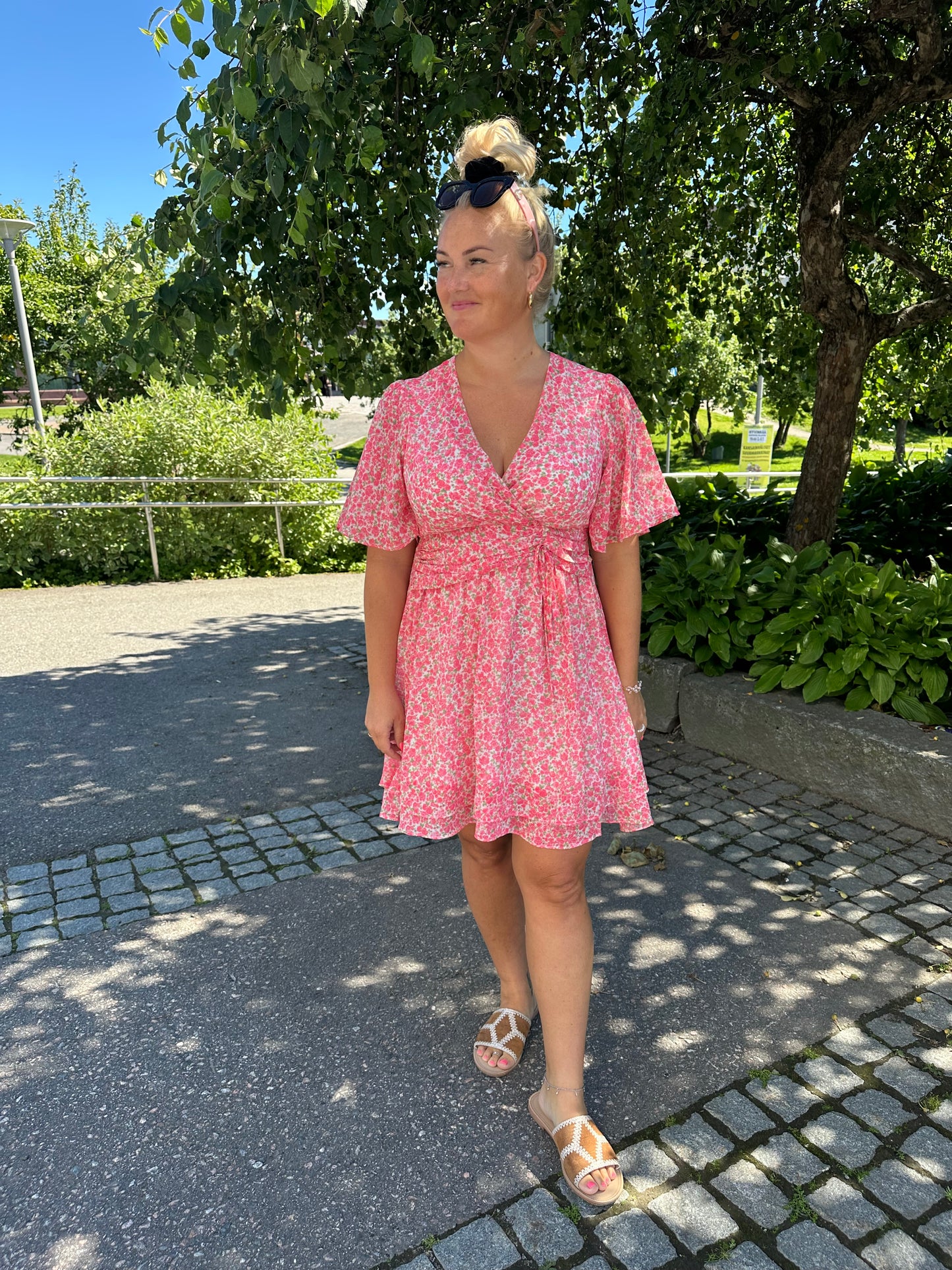 Lyhyt mekko Rose Garden