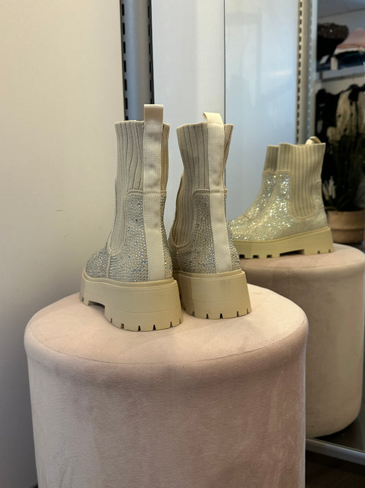 Sukkavarrelliset nilkkurit