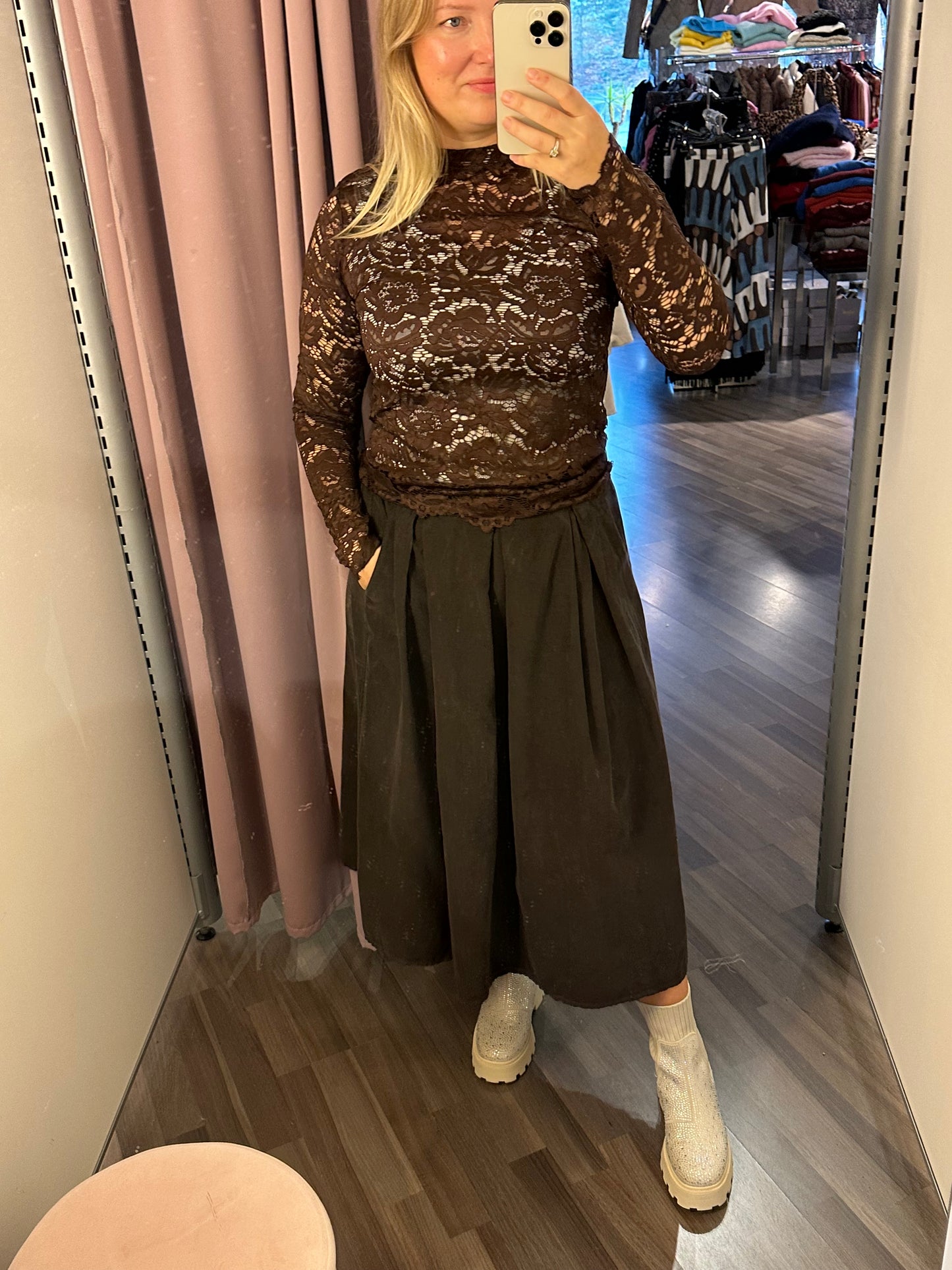 Yksivärinen samettihame ruskea