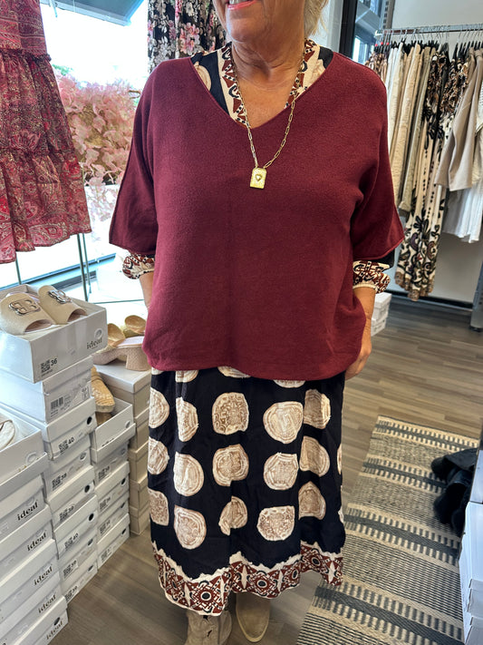 Laatikkoneule viininpunainen