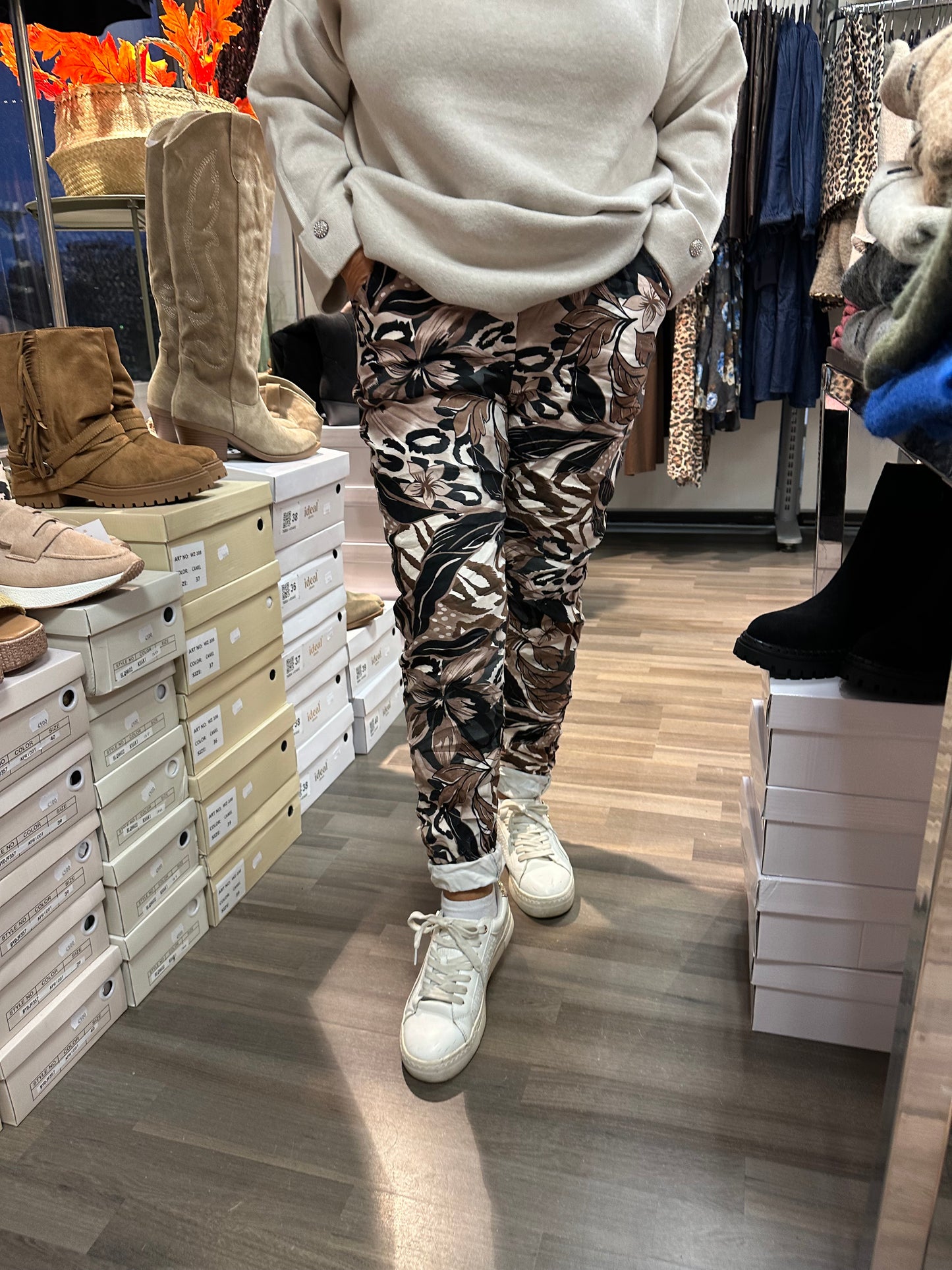 Kuviolliset säämiskähousut beessi