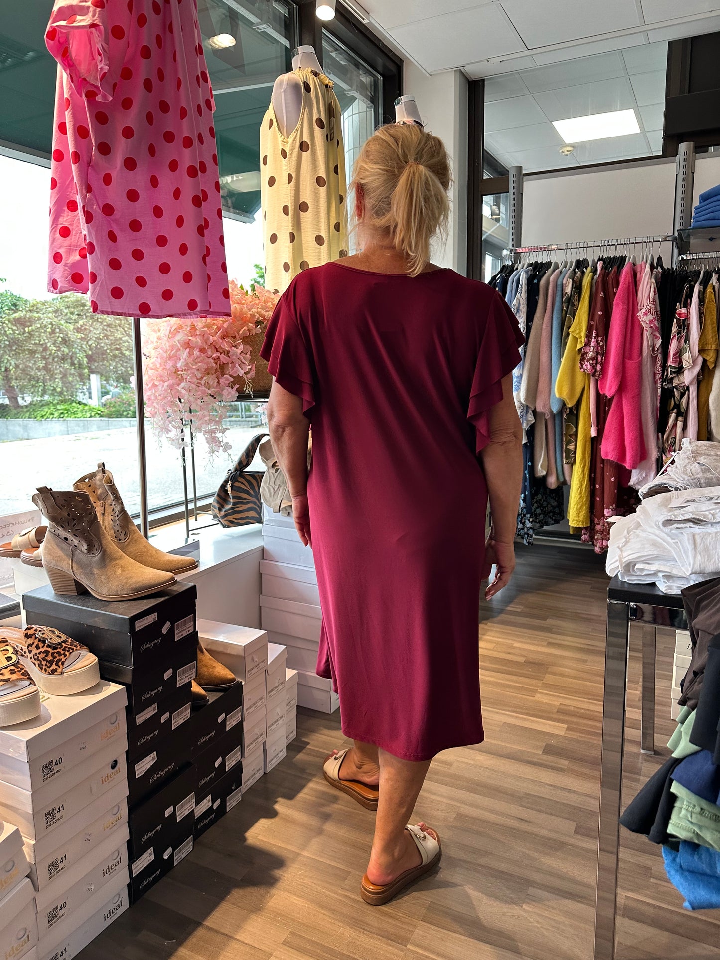 Plussize tunika/mekko röyhelöhihoilla (5 väriä)