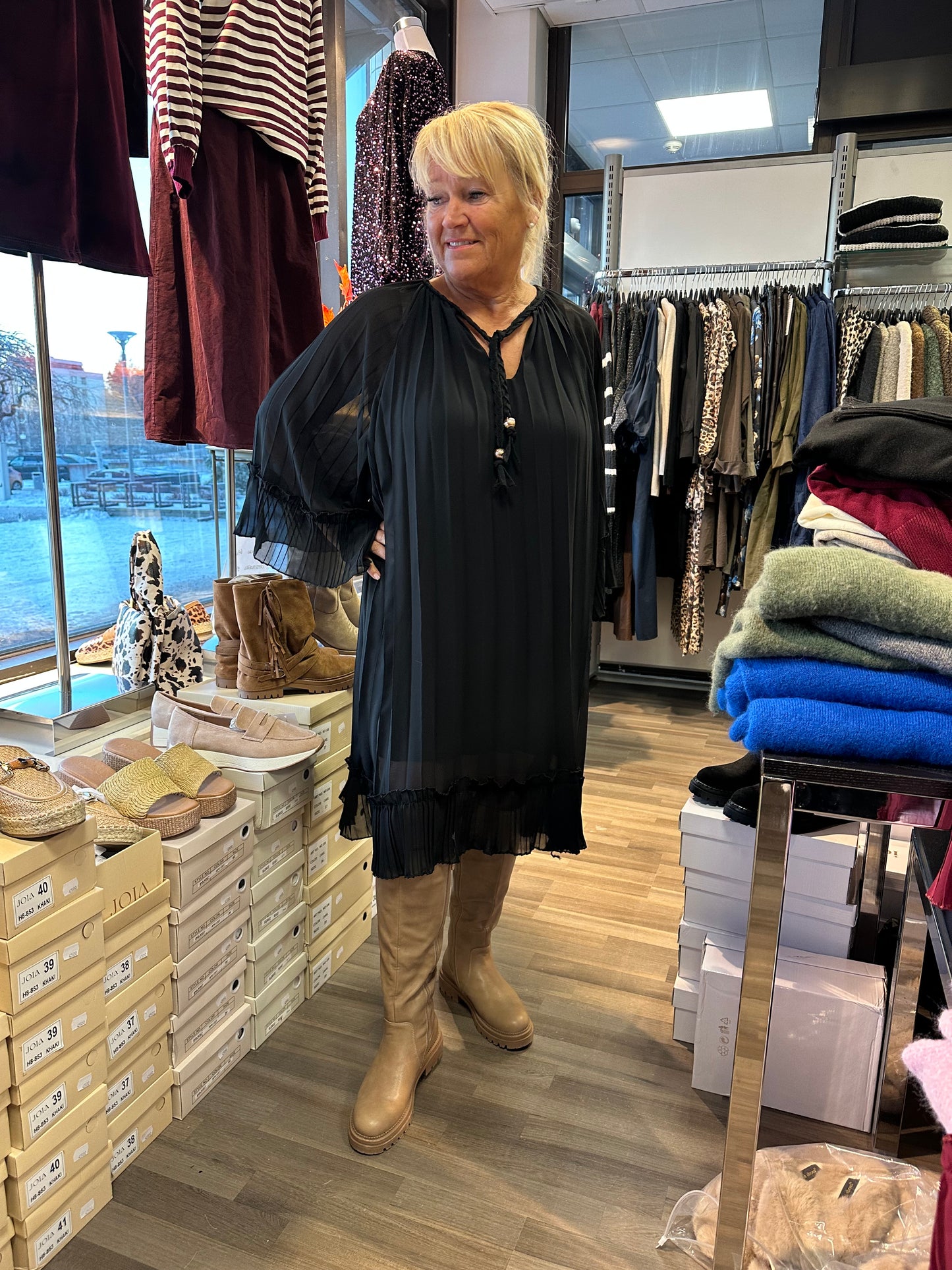 Plussize sifonkitunika/mekko musta