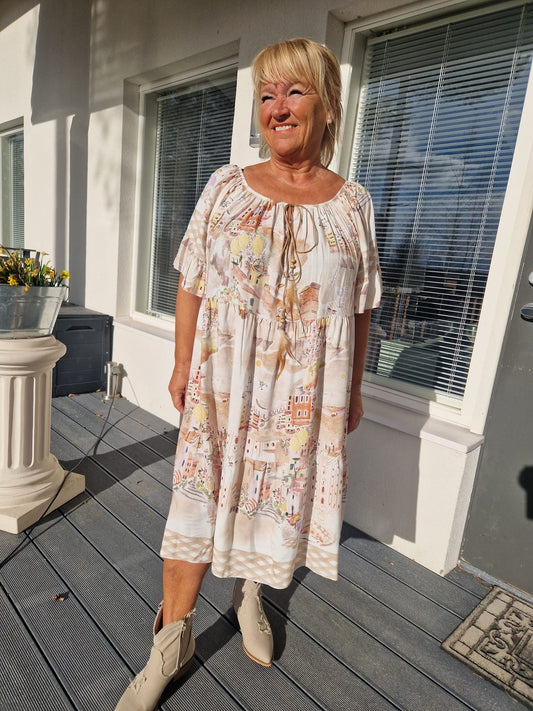 Plussize viskoosimekko