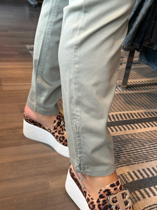 Dream Chic Dried Rosemary