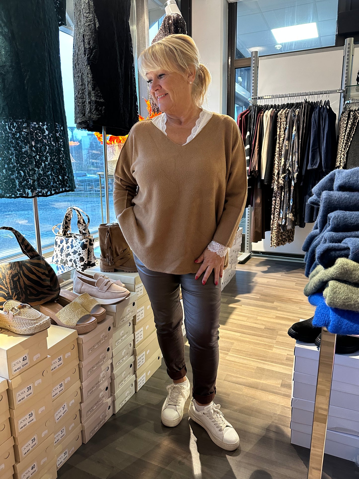 Reilumpi neule kameli