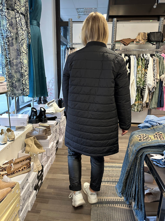 Kevyt tikkitakki musta