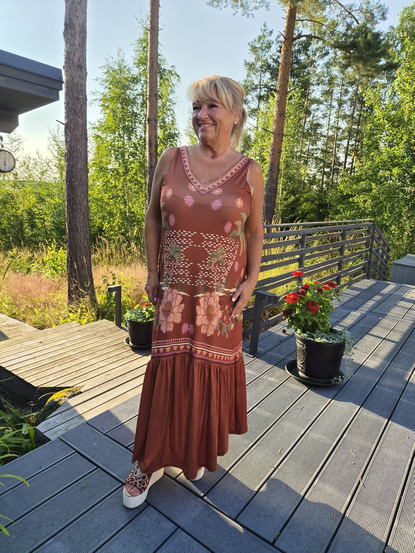 Kuviollinen pitkä mekko ruoste