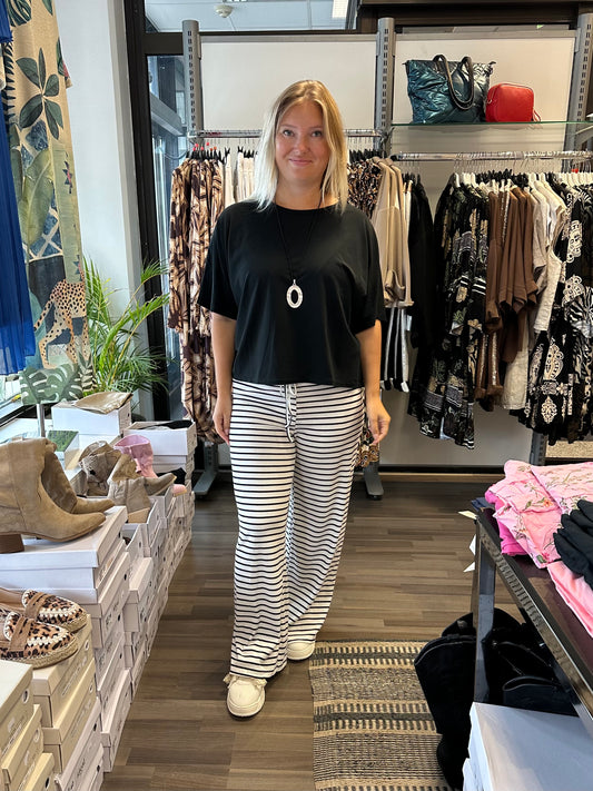 Ribbineulottu vapaa-ajan housu musta