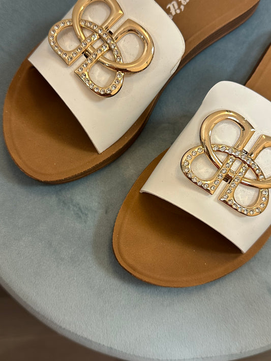 Keinonahkaiset sandaalit valkoinen