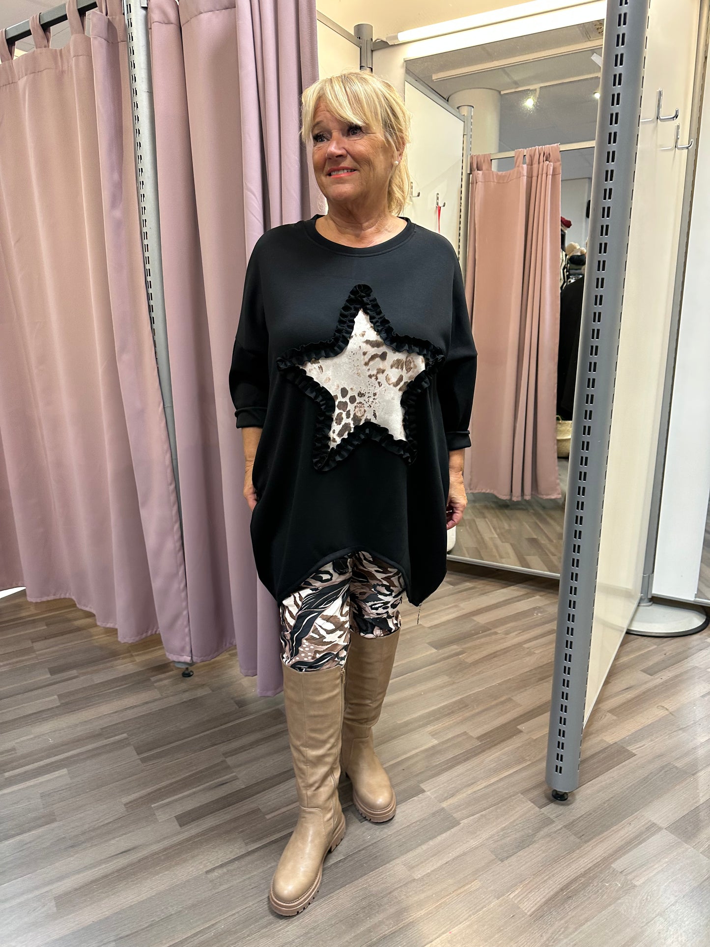 Plussize college tunika Star musta