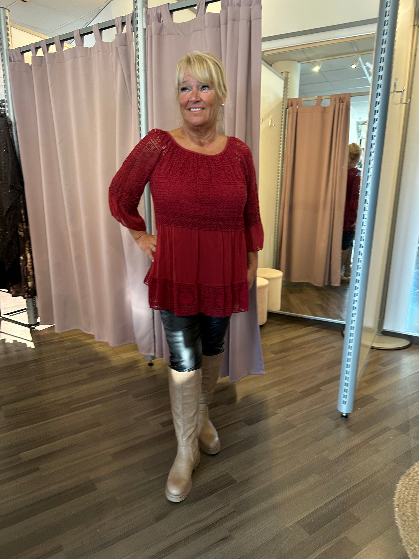 Pitsinen silkkipusero punainen