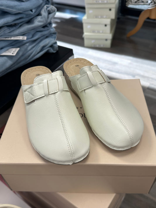 Mukavat avokkaat valkoinen