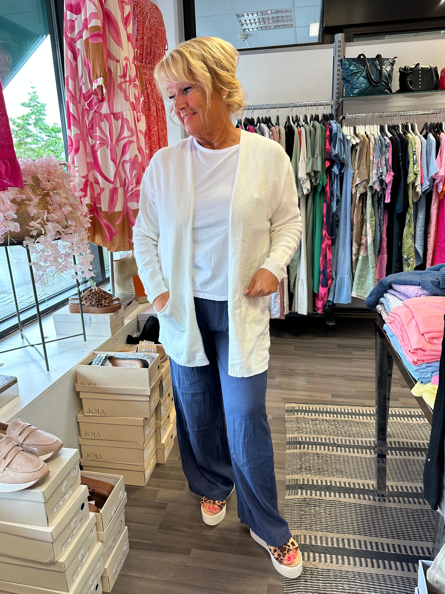 Neuletakki luonnonvalkoinen