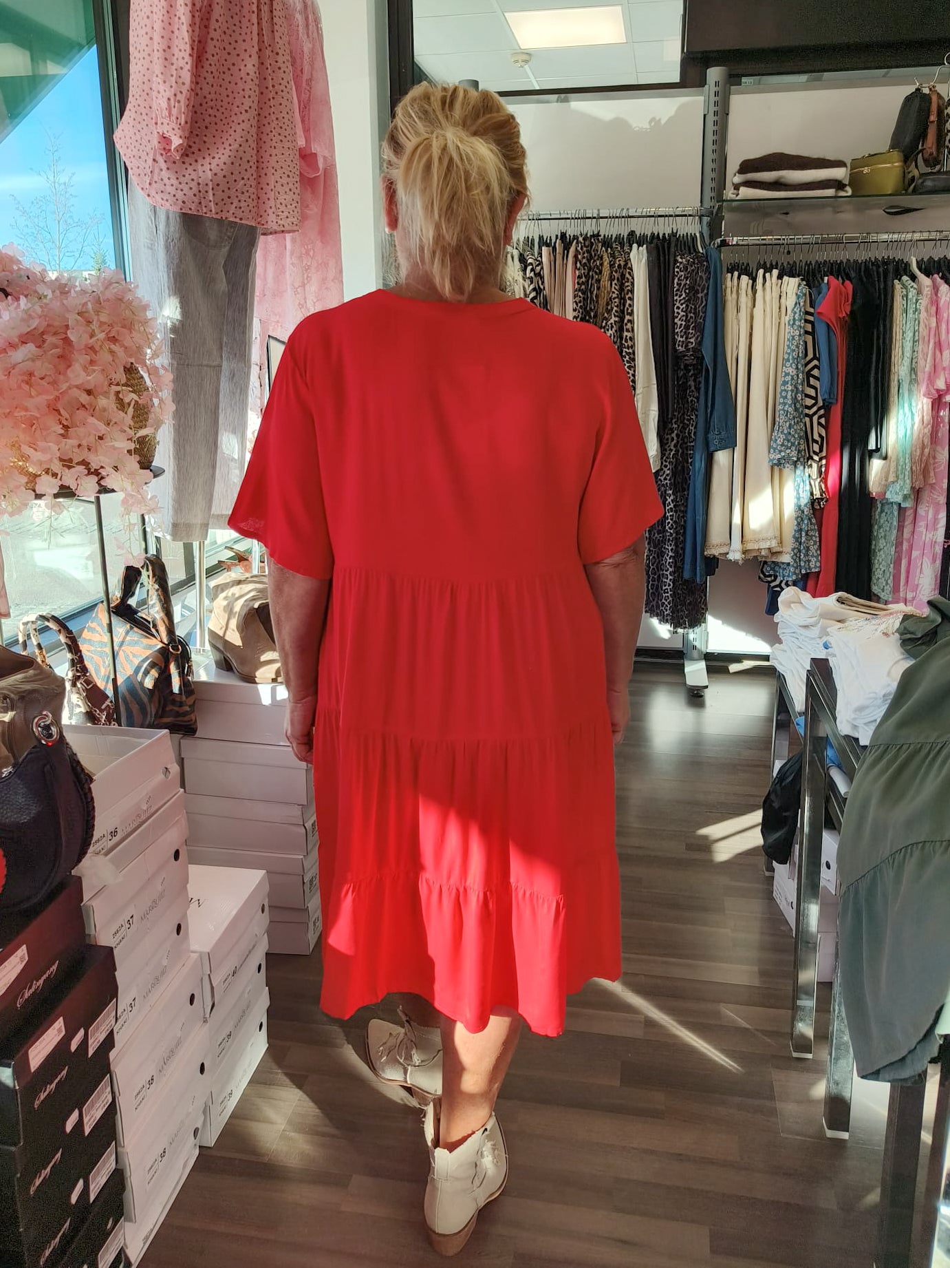 Plussize polvipituinen viskoosimekko (3 väriä)