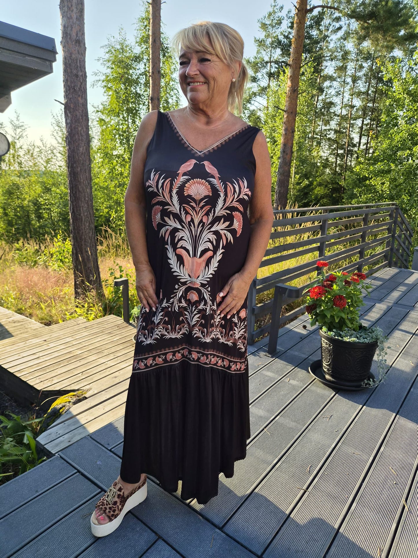 Kuviollinen pitkä mekko (9 väriä)