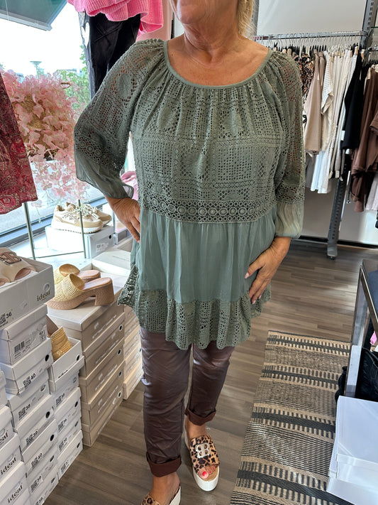 Pitsinen silkkipusero khaki