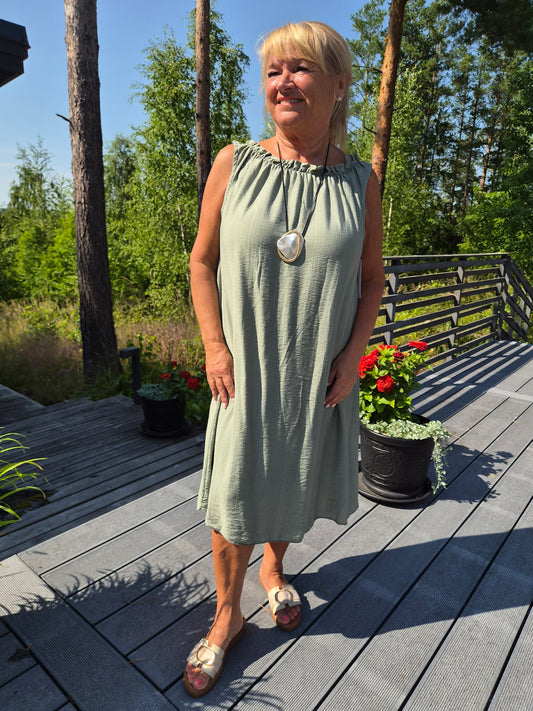 TARJOUSERÄ 30€ khaki