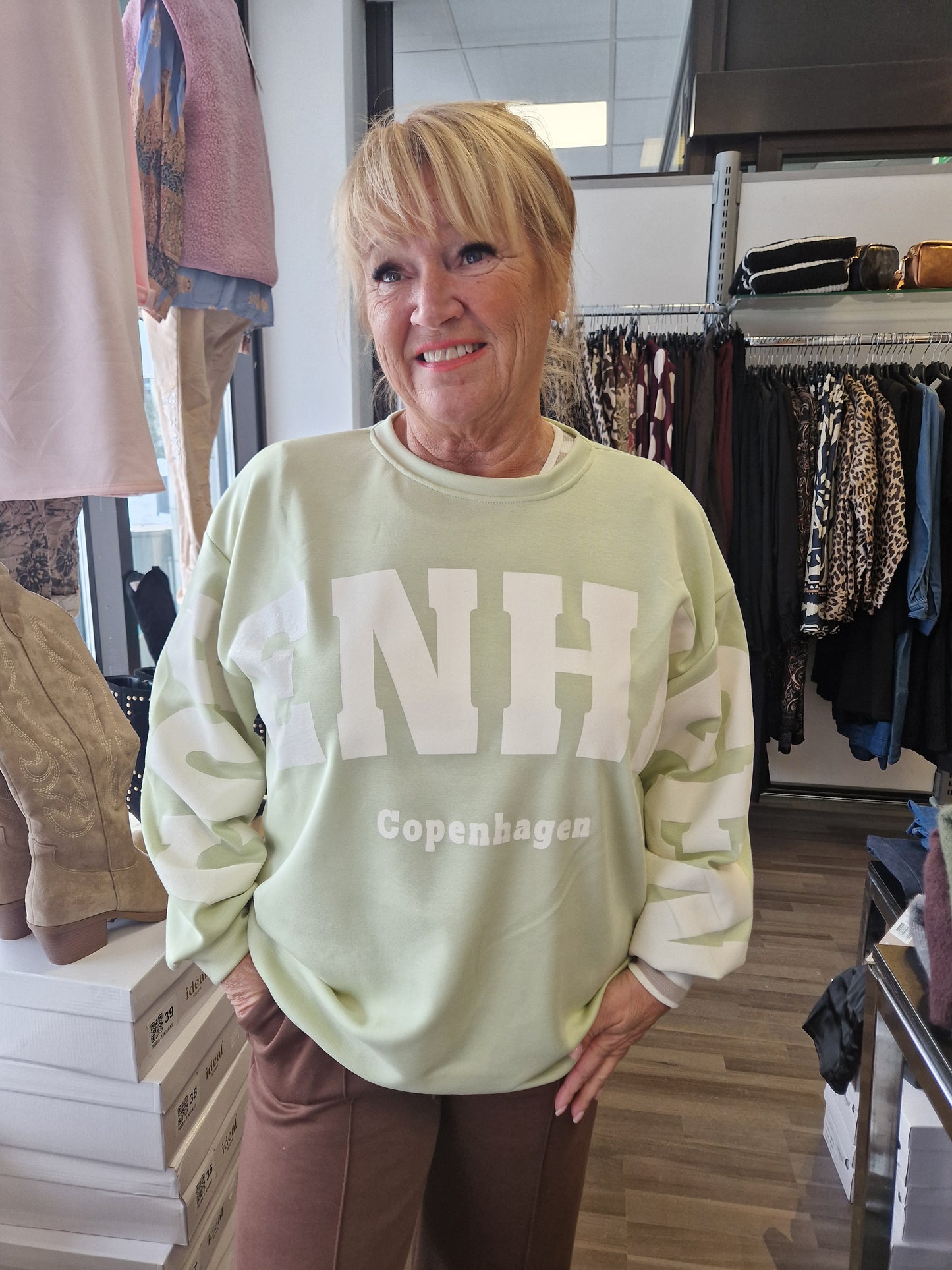 Collegepusero Copenhagen vihreä