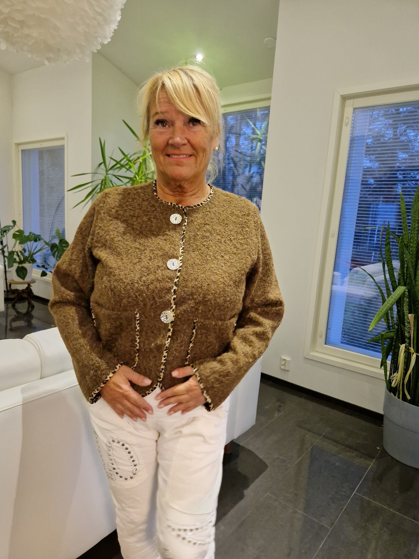 Siro neulosjakku ruskea